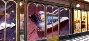 Habillage de vitrine - Louboutin, Paris